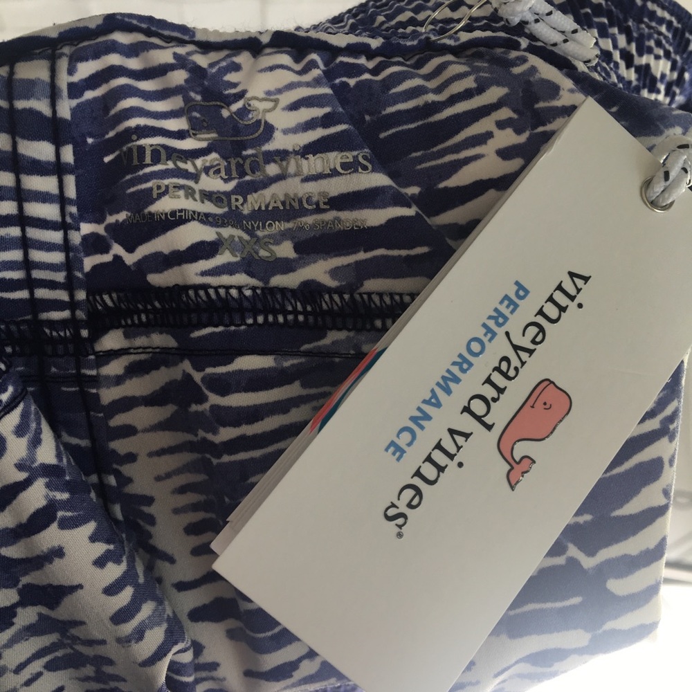 Vineyard Vines printed pull on performance short - Picture 8 of 8